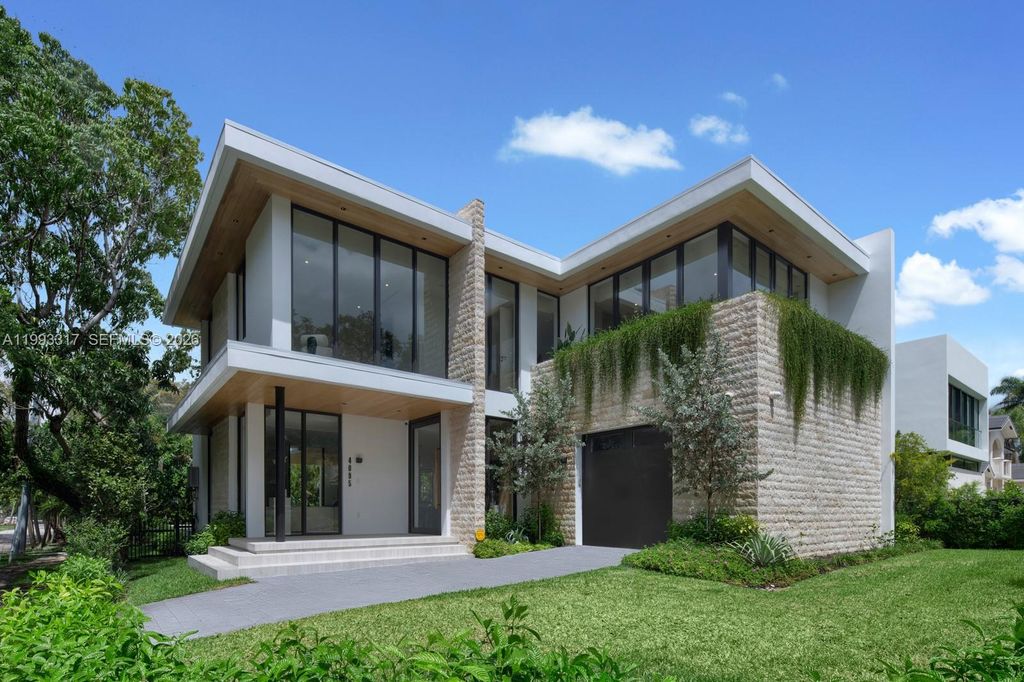Luxury Villa Coconut Grove